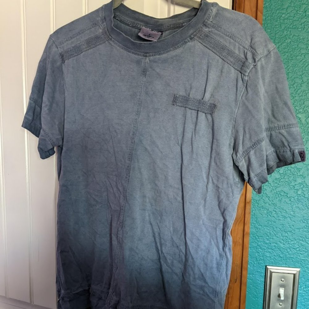 Men's short sleeved distressed tshirt